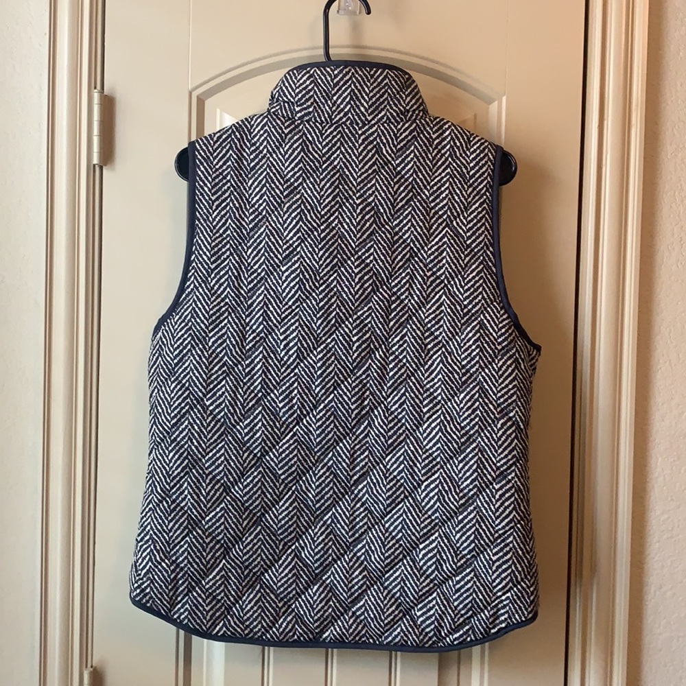 Quilted Chevron Patterned Vest - image 4